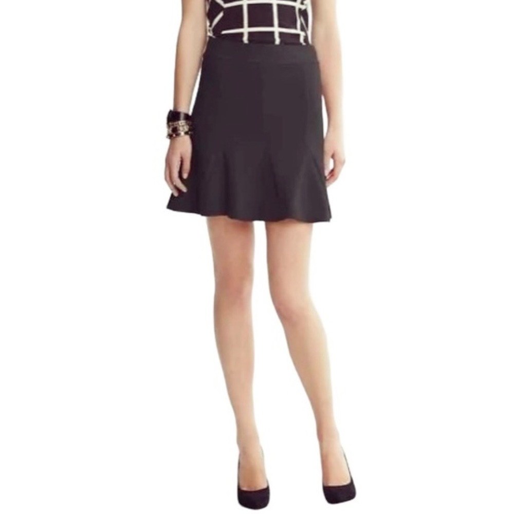 NWOT Banana Republic Black Pleated Bottom Pencil Skirt